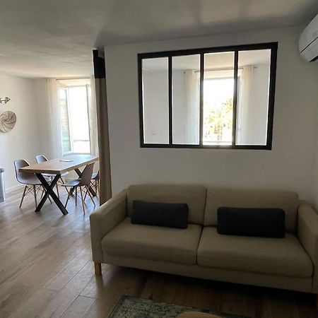 Tres Bel Appartement, Port Sanary, エクステリア 写真