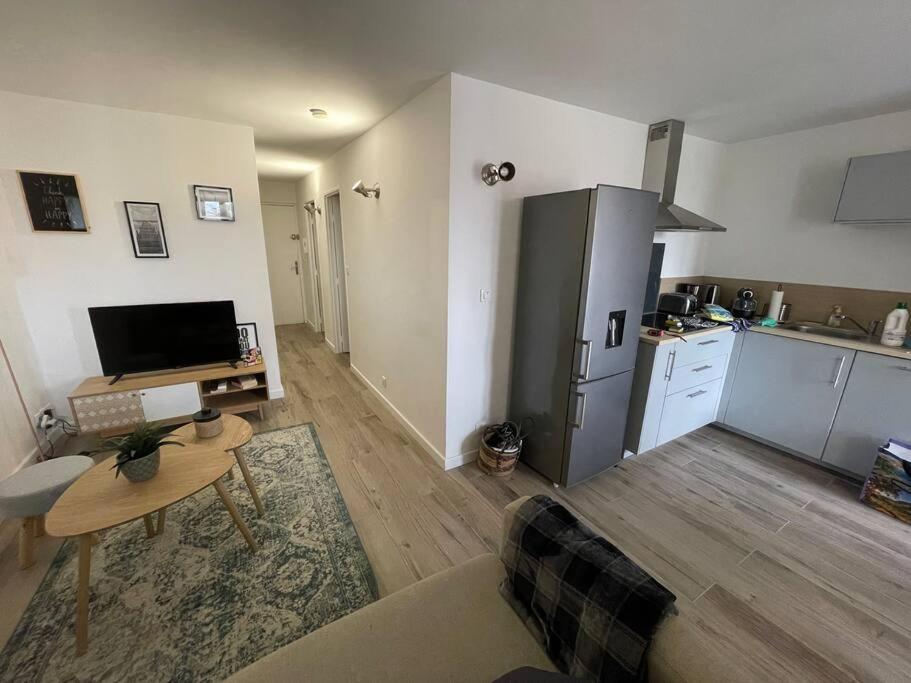 Tres Bel Appartement, Port Sanary, エクステリア 写真