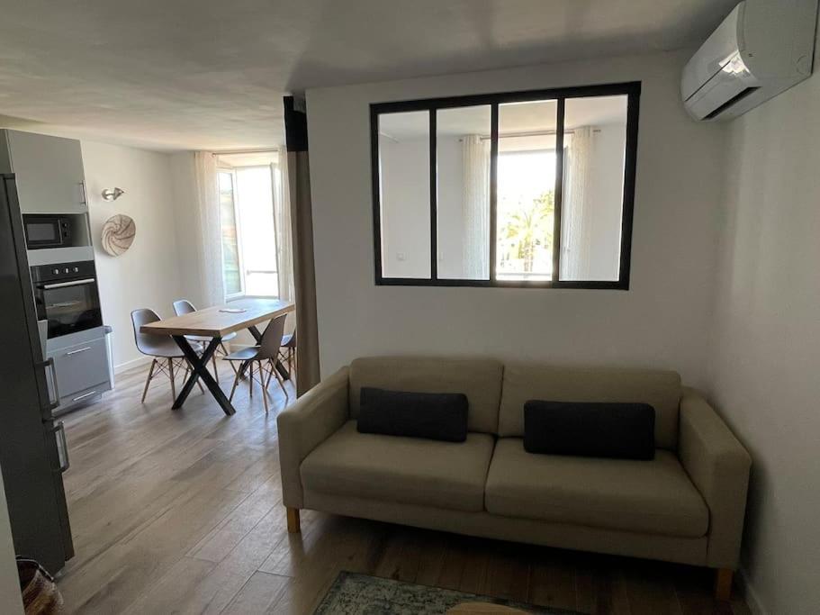 Tres Bel Appartement, Port Sanary, エクステリア 写真