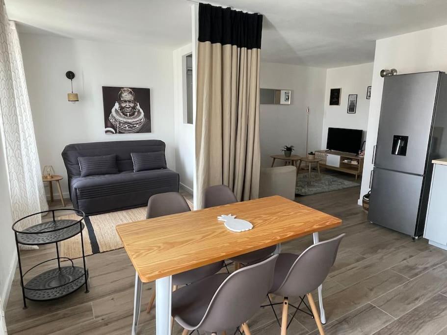 Tres Bel Appartement, Port Sanary, エクステリア 写真
