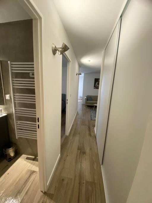 Tres Bel Appartement, Port Sanary, エクステリア 写真